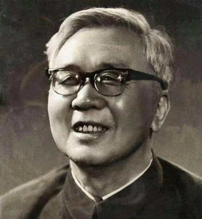 华罗庚：从自学成才到数学巨匠的传奇之路