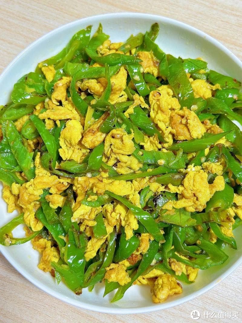 青椒炒鸡蛋：简单中的美味哲学
