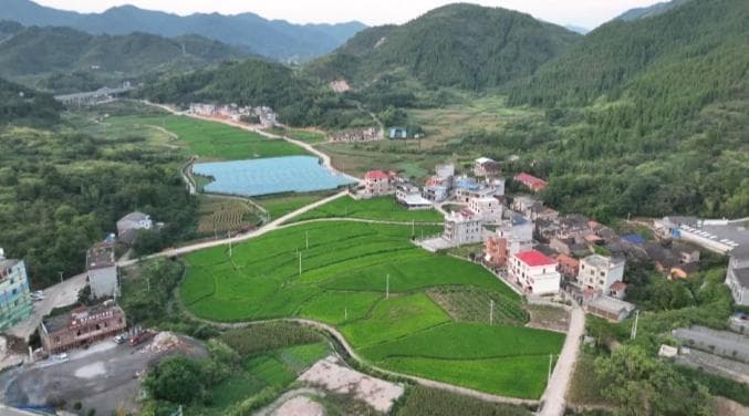 湖北通山：创新模式破解农村污水治理难题