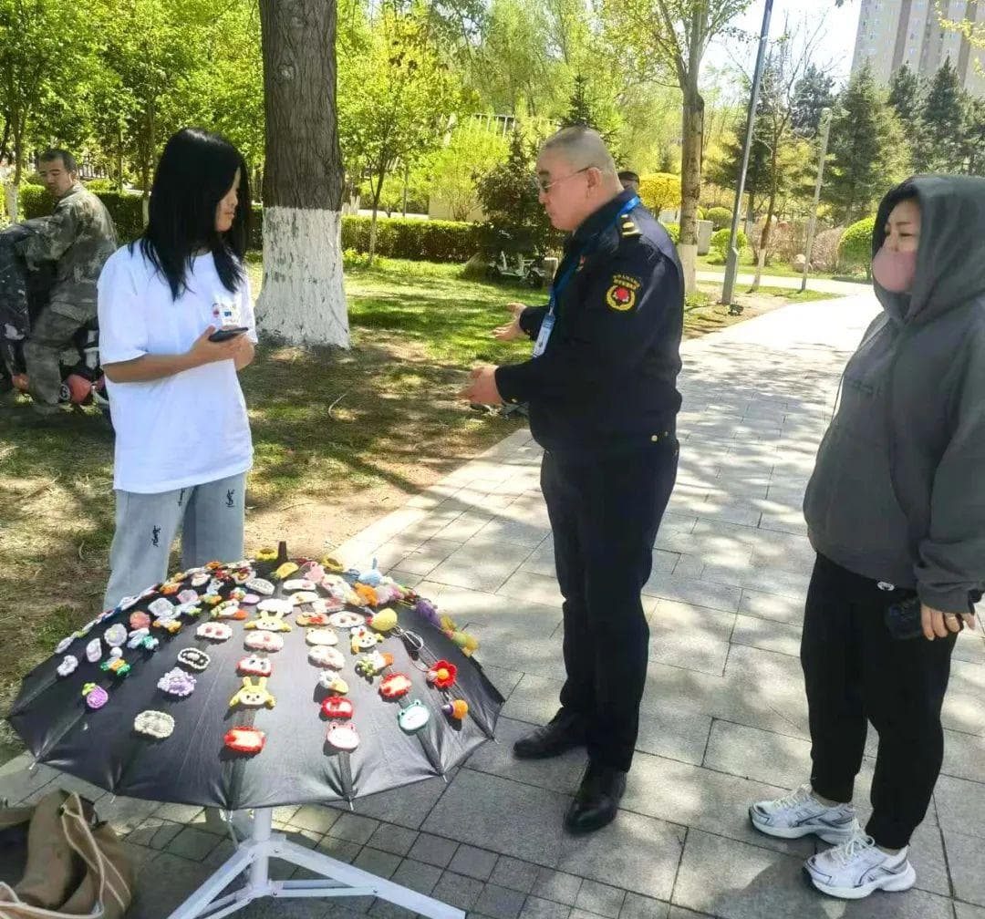 市城管执法局"疏堵结合"化解占道经营难题，有"力度"更有"温度"