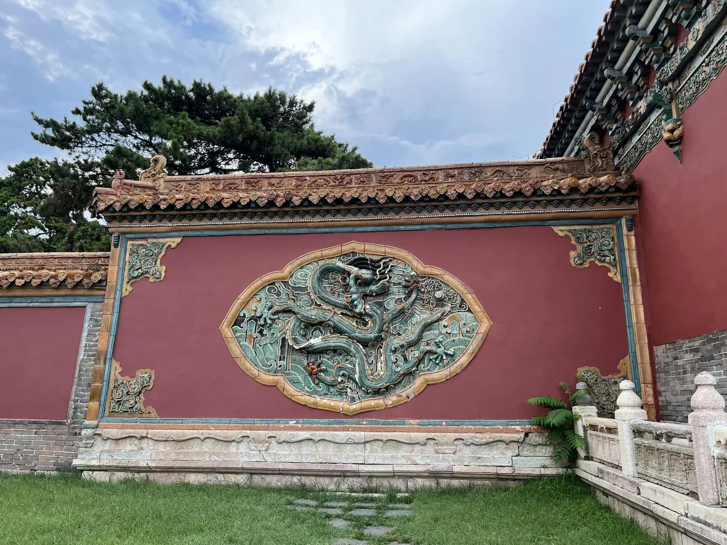 揭秘金华侍王府：五爪金龙背后的秘密