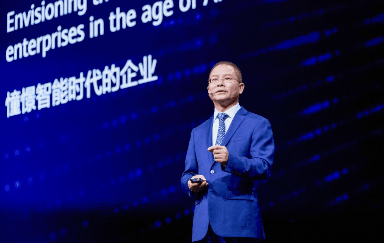 华为轮值董事长徐直军最新讲话：不是所有应用都要追求“大”模型