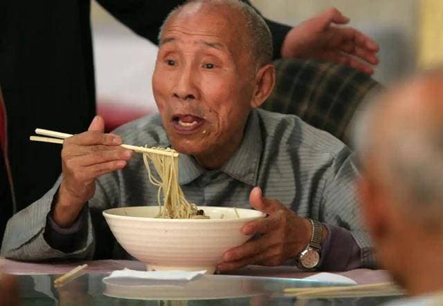 早餐为什么不建议吃面条？提醒：不止面条，这3物也要嘴下留情
