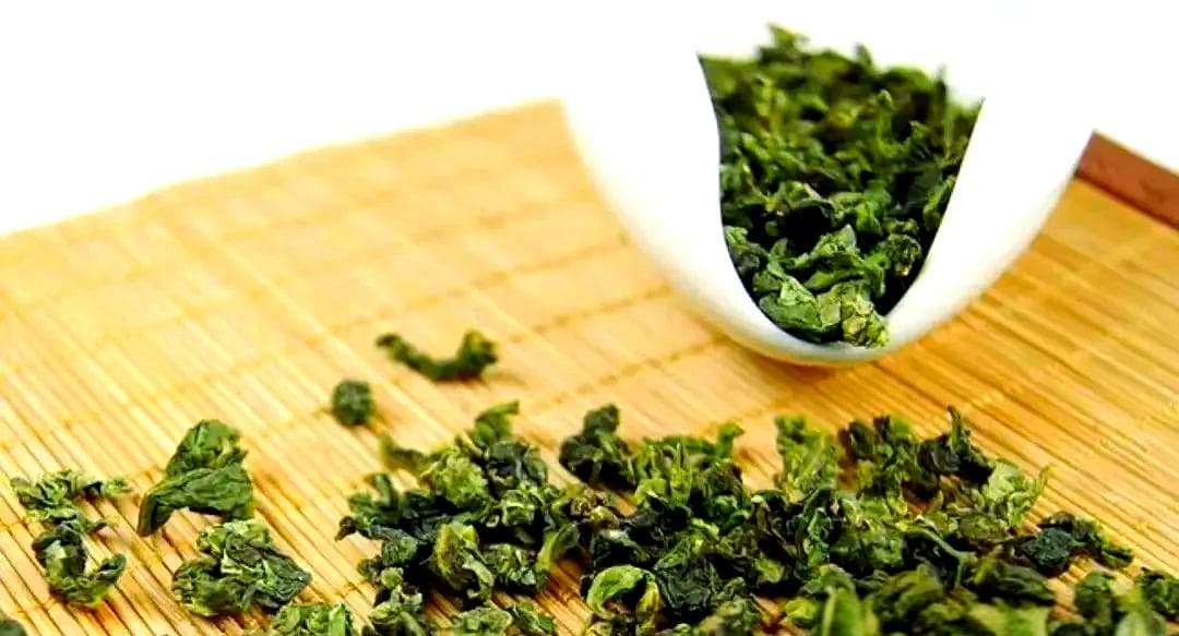 乌龙茶的佼佼者——铁观音：量重如铁，形如观音，品味非凡