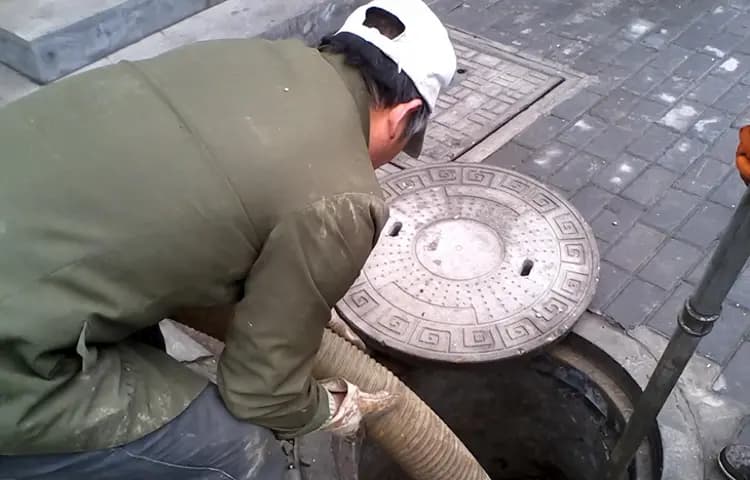 有哪种工作高薪却很不体面？看完之后，发现网友赚钱的路子还挺野