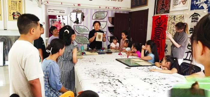 雕版拓印技艺代表性传承人：让更多人了解新疆岩画文化价值