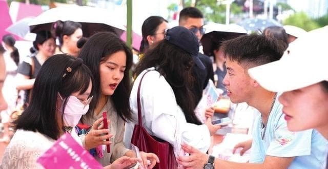 “说媒”相亲交友活动火爆，你怎么看？