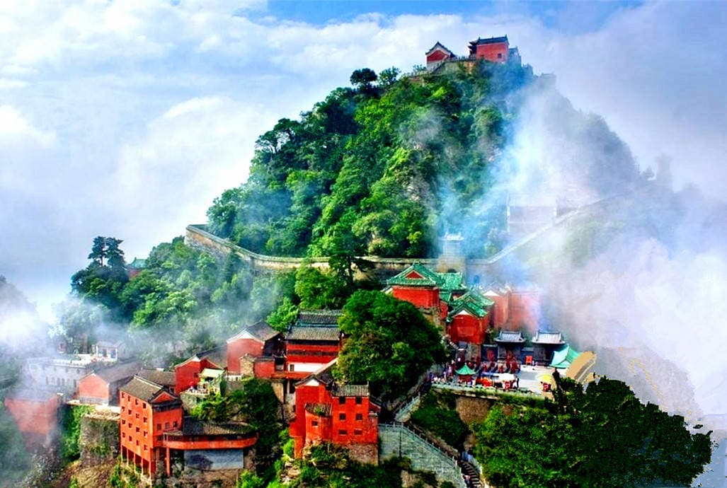 最赚钱的山为何与三山五岳失之交臂？武当山的地理位置与文化价值解析