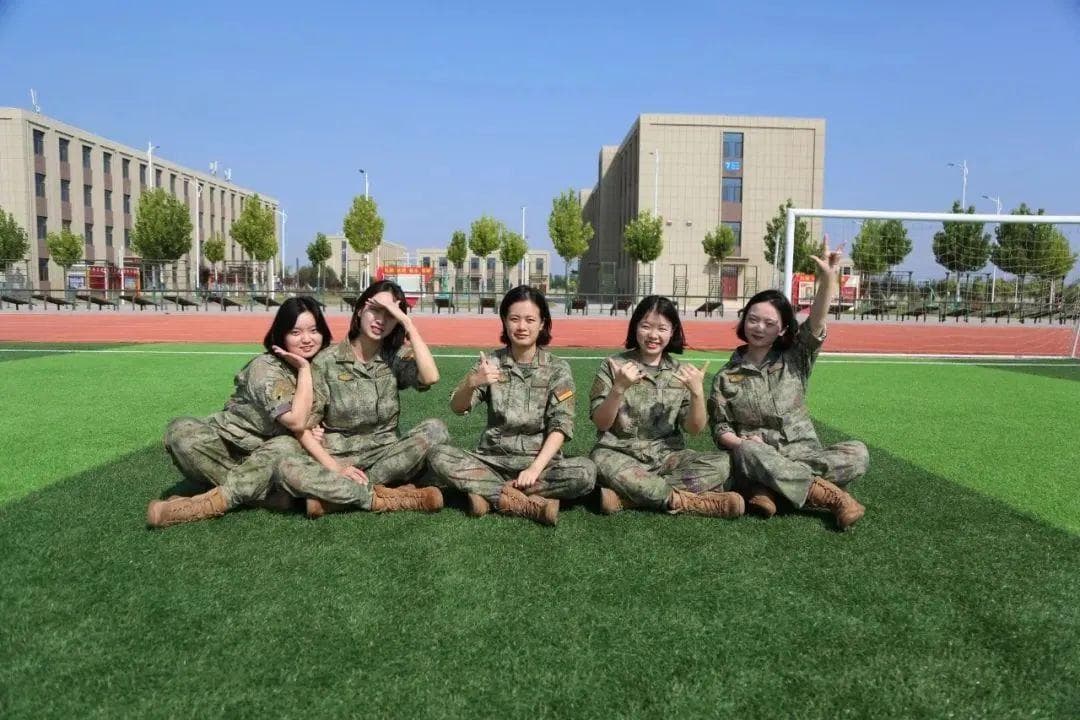 致敬退伍女兵，重整行装启新程！