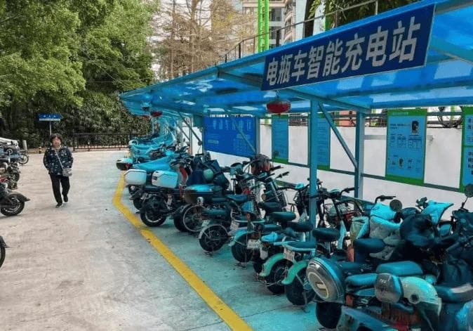 2025年1月起，电动车充电有好消息，电费迎来3个变化，能节省50%