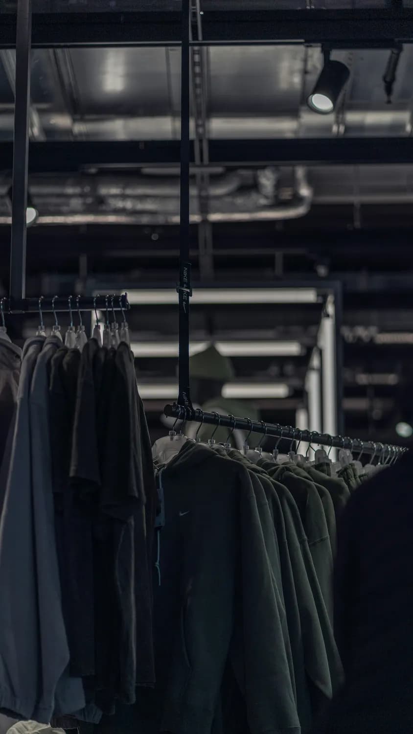 冬季时尚单品：派克服如何平衡质量与成本？