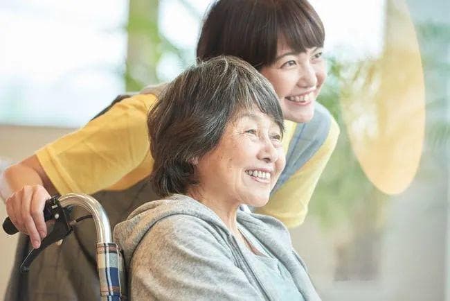 日本养老产业的爆红秘籍：从介护保险到银发科技
