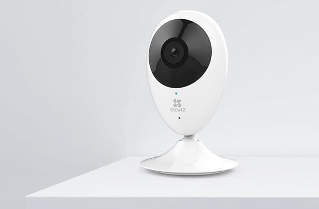 智能摄像头选购指南：从入门到高端，哪种适合老人使用？