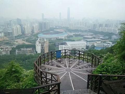 深圳笔架山公园：都市中的自然绿洲