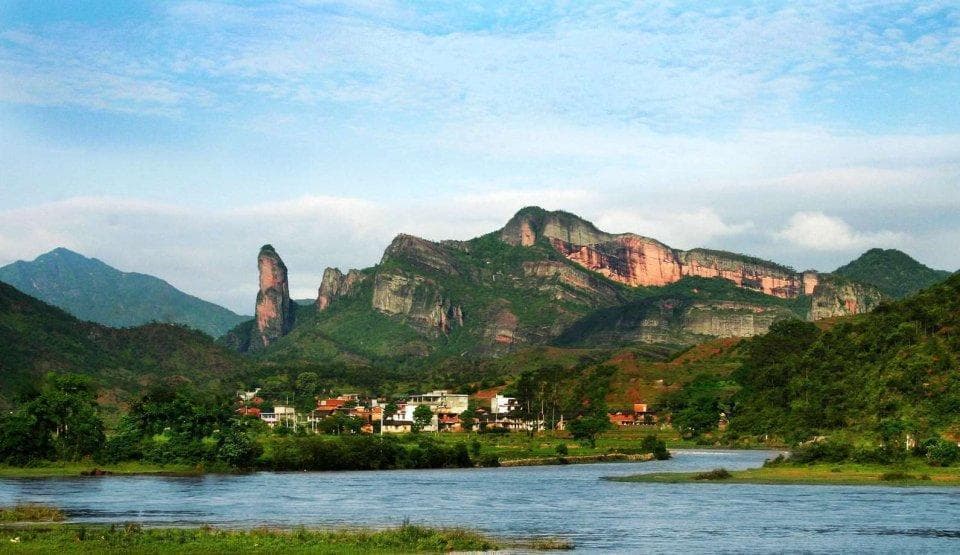 赣州旅游景点排行榜：十大必去景点全攻略