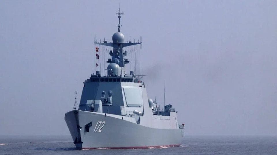 055万吨大驱那么好，中国为啥还在大量造052？