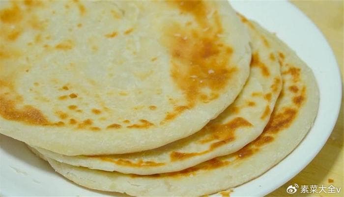 烙饼怎样做才柔软不硬？教你3个步骤，个个酥脆柔软，做法零失败