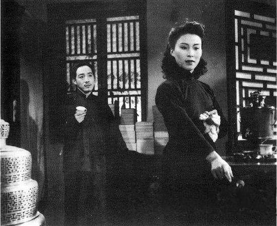 电影《小城之春》影视艺术赏析，追忆与感伤的叙事美学
