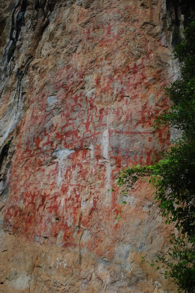 文旅新探｜广西花山岩画：古老图腾的当代回响