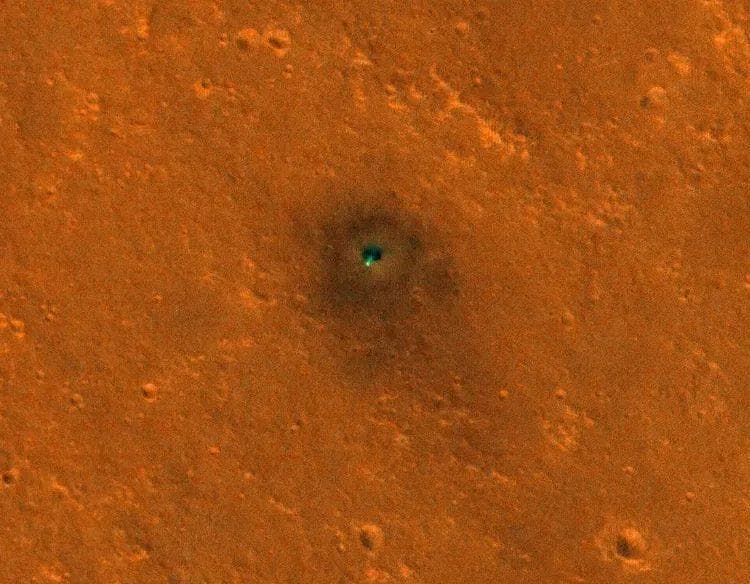 重大研究发现！火星地表下有巨量液态水