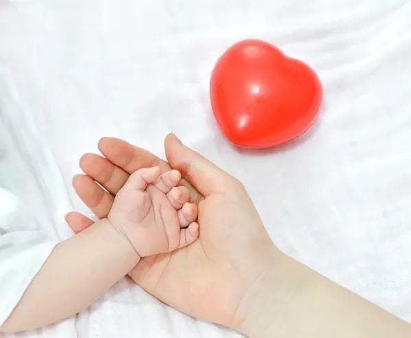 给补贴、降成本，让年轻人“愿生敢生”