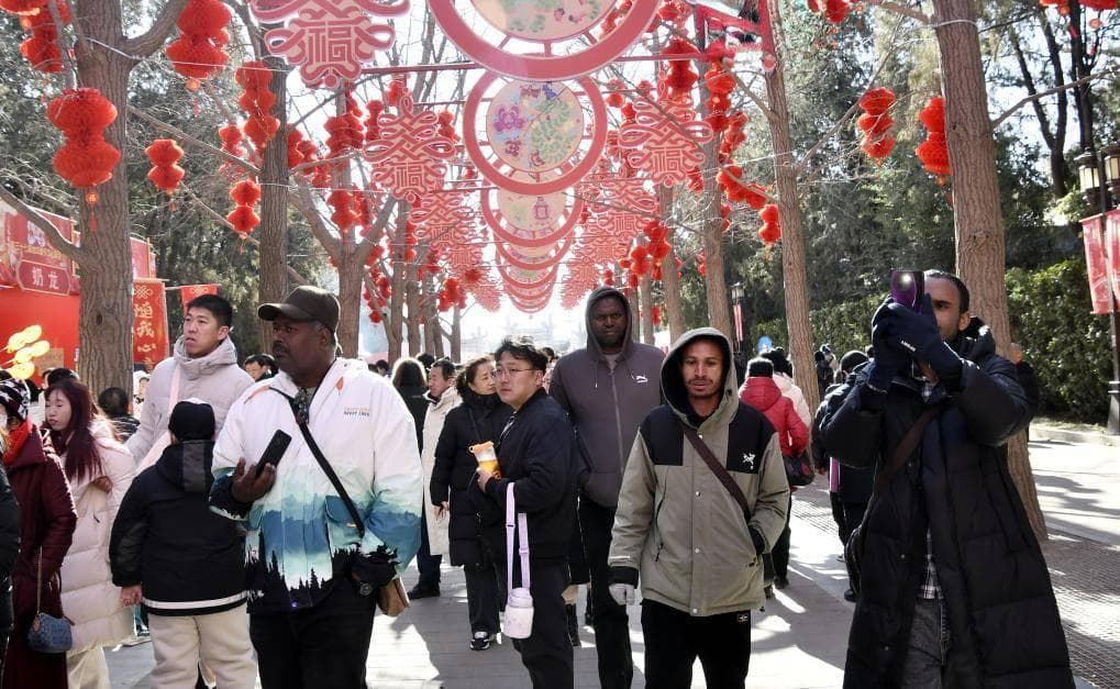 春节消费新趋势：美丽行业、奶茶热捧，入境游支付增长超倍速！