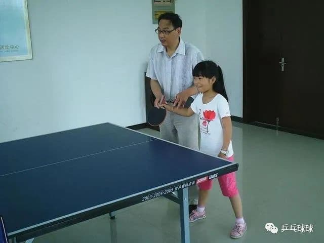 专业乒乓球教练一句话，教你快速掌握攻球击球时机