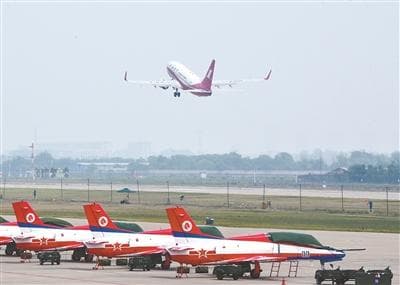 中国空军近60个机场实行军民合用