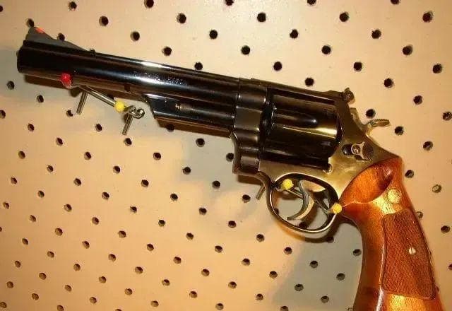 第一款发射.44马格南的左轮手枪——S&W Model 29转轮手枪简介