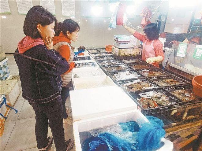 斑节虾看花纹、石斑鱼看鱼眼……教您几招，轻松选鲜！