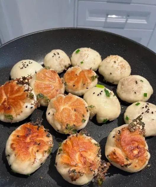 生煎包是哪里的特色美食？为何它能成为早餐界的扛把子？