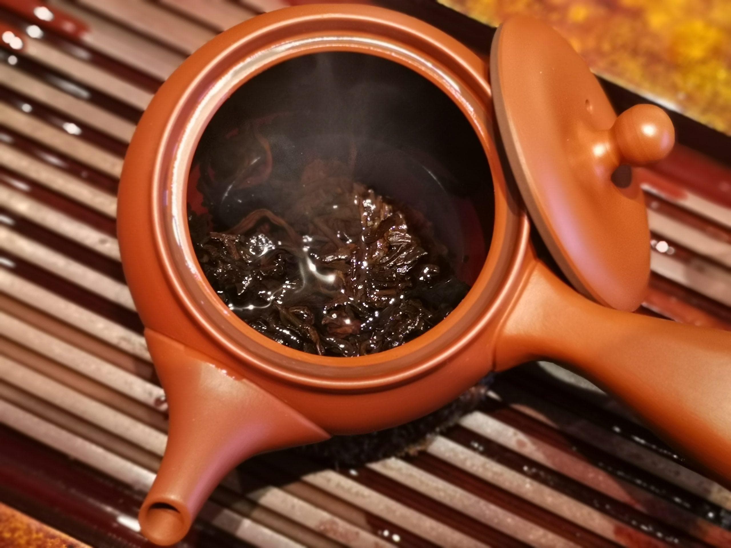 紫砂壶“一壶一茶”：传统观念背后的科学原理