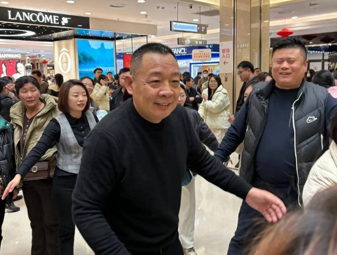 索赔100万的胖东来，这次选择向顾客开战