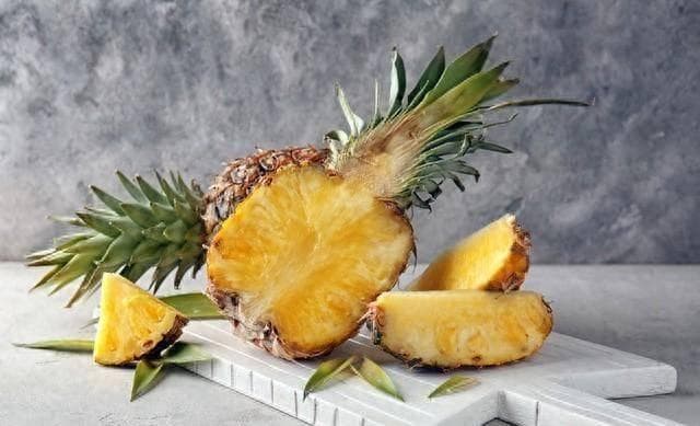 菠萝与凤梨的区别：从外观到营养价值的全面解析