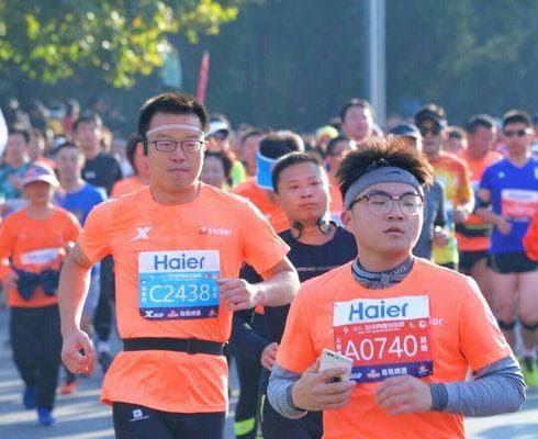 马拉松现场拍照技巧：如何在马拉松比赛中拍出精彩照片