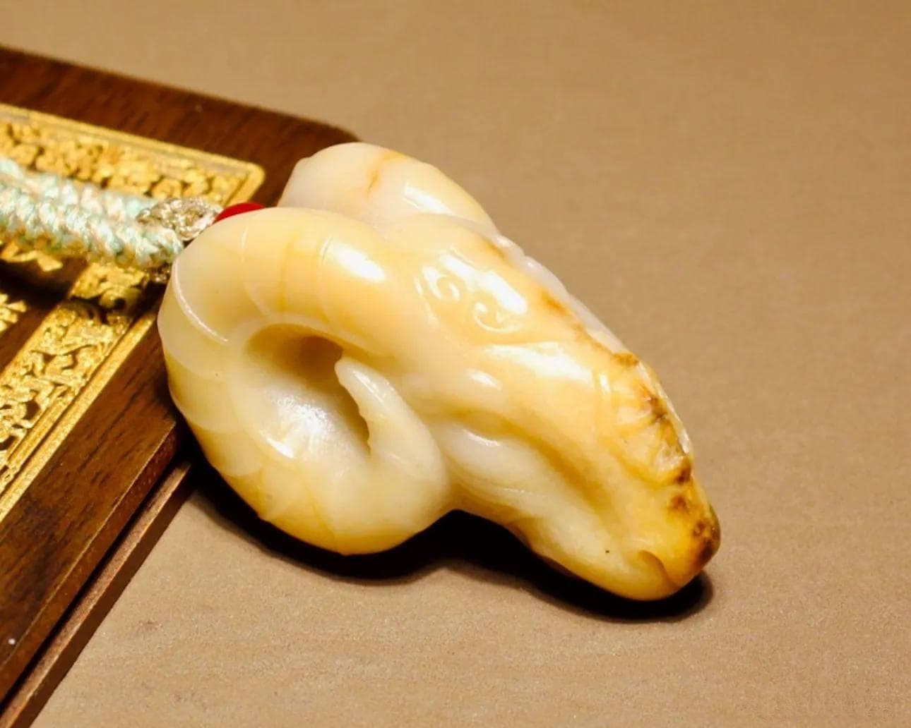 有证的垃圾料！五种毫无价值的广义和田玉！