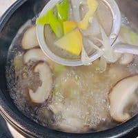 鸡肉米炖鸡汤～做法简单，营养丰富