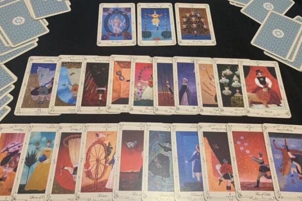 塔罗牌摆放技巧：从入门到精通的完整指南