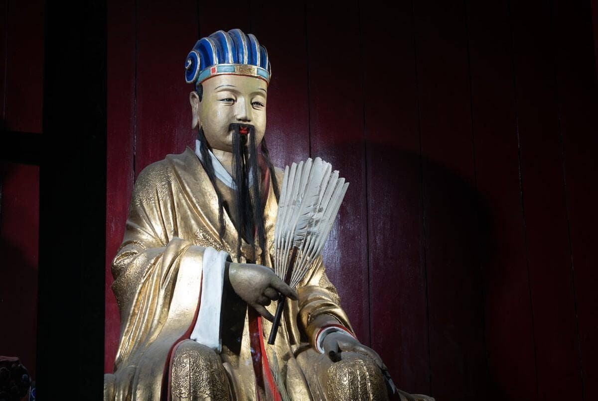 诸葛亮躬耕隆中，是为了给诸葛玄守墓？其实答案还有这些