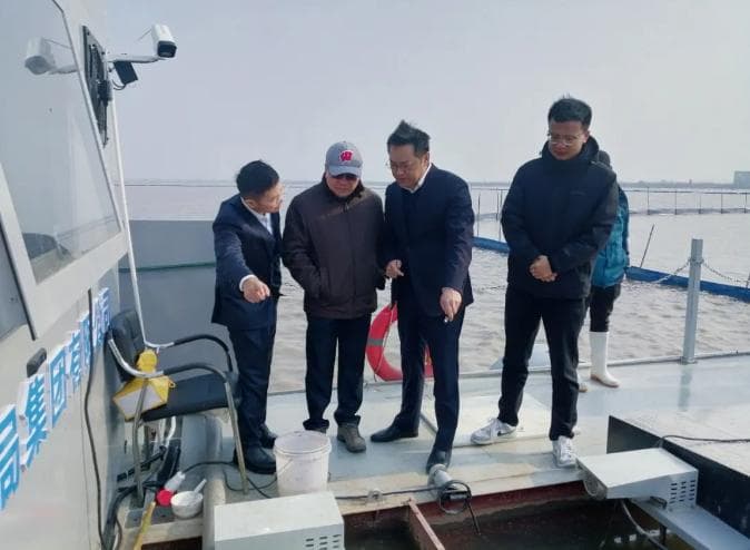 中科院院士王焰新考察洪湖底泥洗脱生态修复试验项目