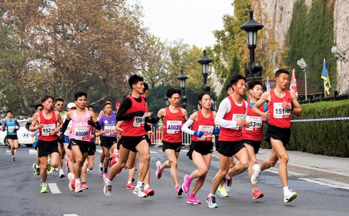 为什么很多人宁愿花上千块买进口跑鞋，却对国产跑鞋视而不见呢？