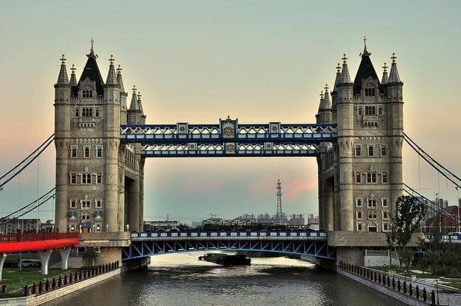 苏州的标志性建筑，却是一个仿外国建筑，融合了英国伦敦塔桥理念