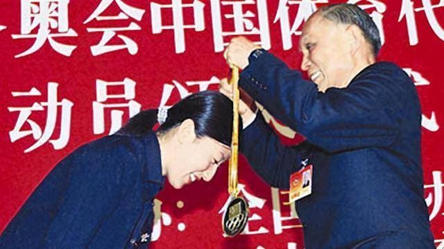 霍英东：殖民统治下成长的实业家，用一生诠释爱国情怀