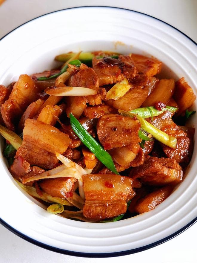 家庭版回锅肉，鲜香不腻做法简单百吃不厌，快手家常菜下饭菜好评榜前排选手