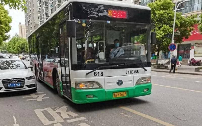 乘客越来越少，武汉是否应该取消公交车的运营？