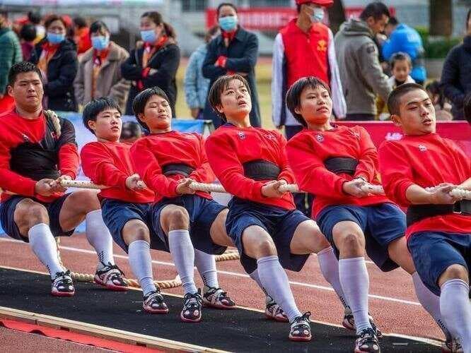 拔河致胜秘籍：团队协作与策略并重的力量较量