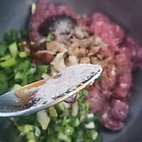 牛肉锅盔：香酥可口的美味面食