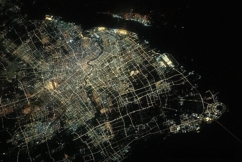 太空技术的未来：从卫星通信到月球探索