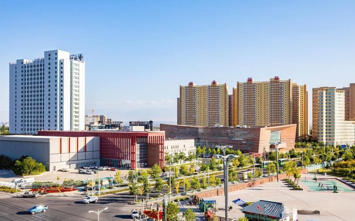 新疆拥有28个小城市、有几个中等城市呢？还有一个I型大城市