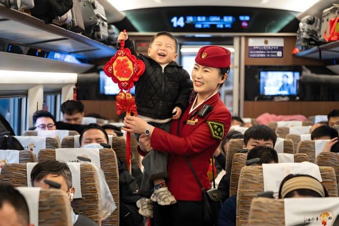 铁路运力升级、服务优化，助力旅客温馨出行